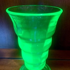 Vintage Uranium Vaseline Glass Fountain Ice Cream